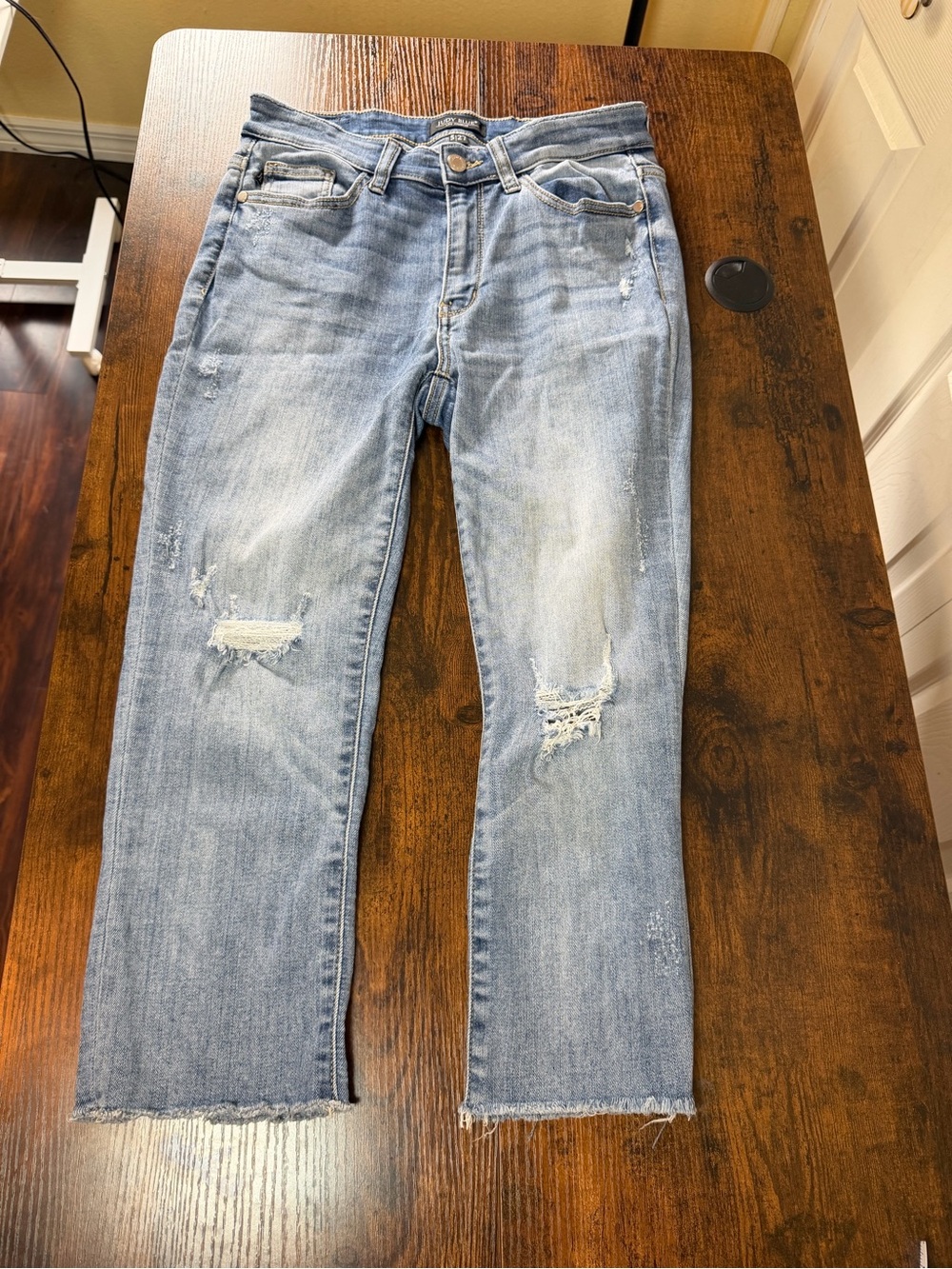 Judy Blue Women’s Size 5/27 Skinny Fit Capri Jeans Distressed Raw Hem Light Wash - Picture 4 of 16